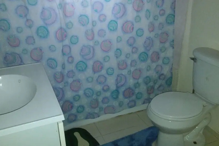 Room 8 of 19