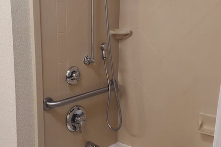 2 Queen Beds (1 of 7)