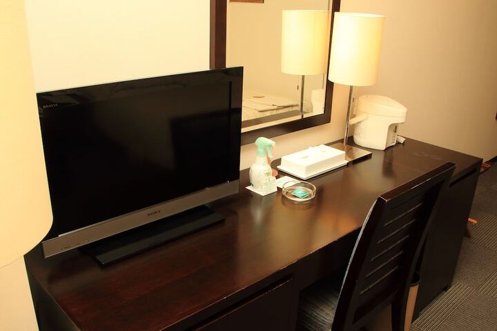 Room 17 of 32
