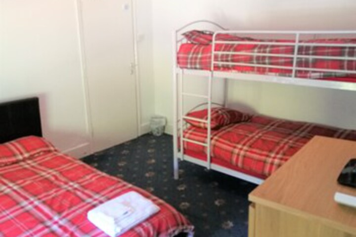 Room 22 of 76