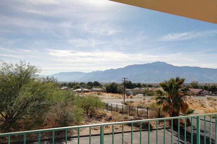 2 Queen Beds Mountain View Pet Friendly Corner (13 of 15)