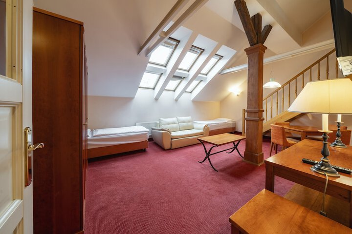 Room 33 of 113