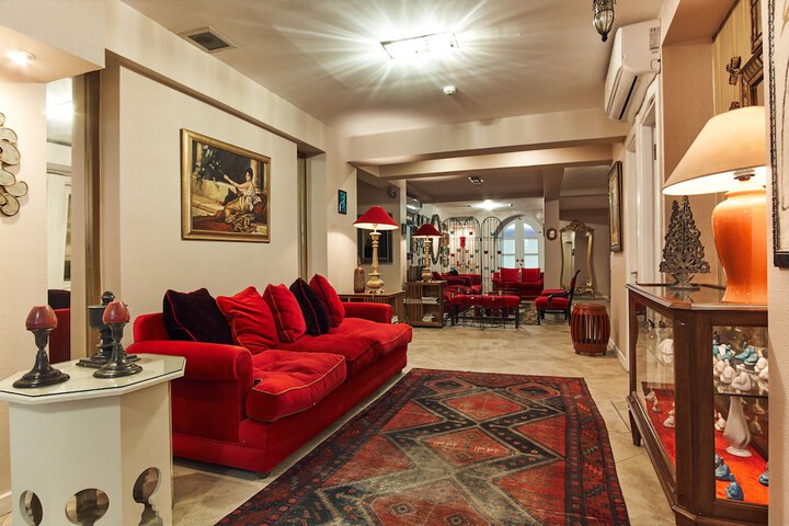 Guest Lobby