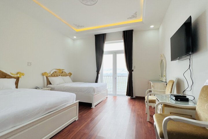 Room 9 of 22
