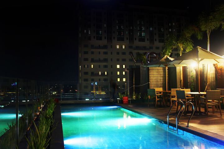 Pool 32 of 55