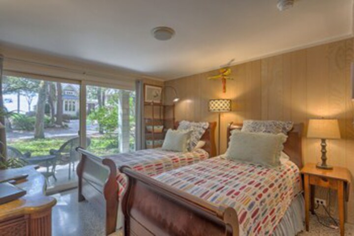 Room 22 of 27