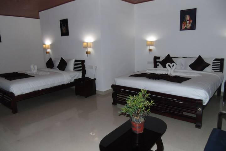 Room 4 of 25