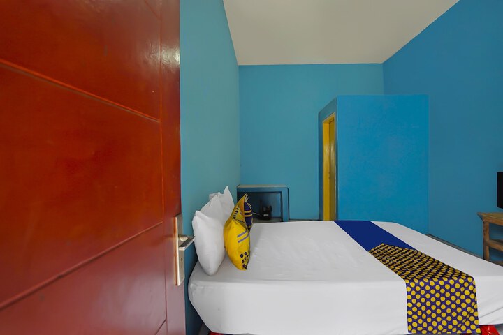 Room 11 of 21