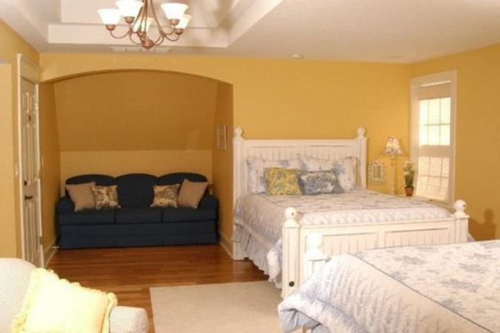 Room 12 of 38