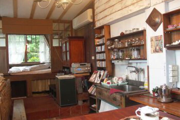 Room 11 of 22