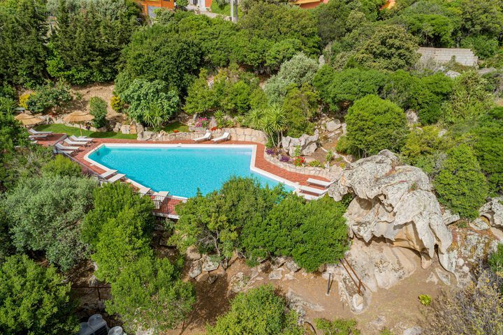 Hotel with Pool
