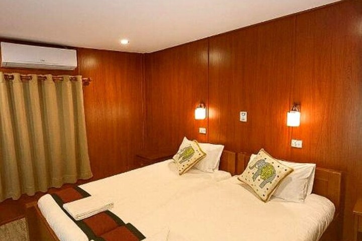 Room 3 of 51