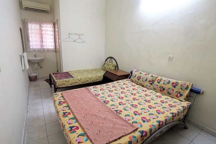 Room 14 of 36