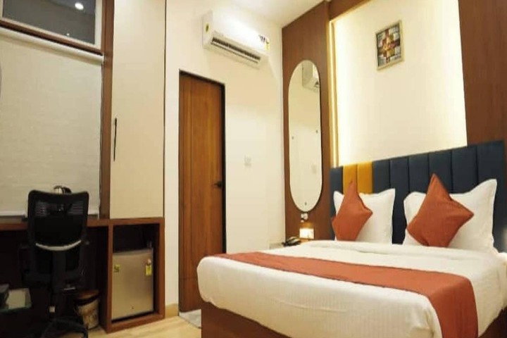 Room 3 of 15