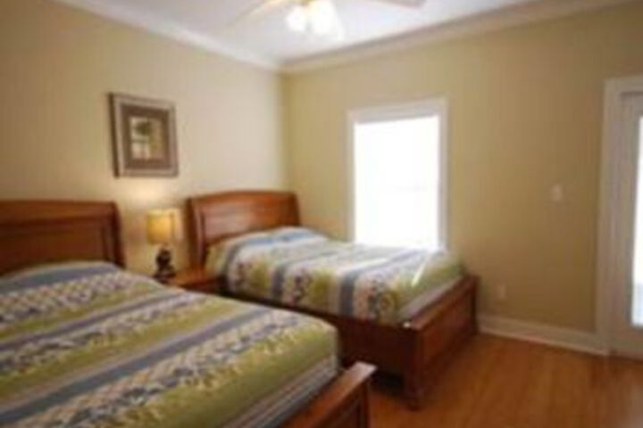 Room 6 of 19