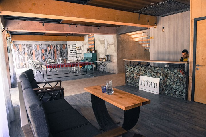 AREVI HOTEL