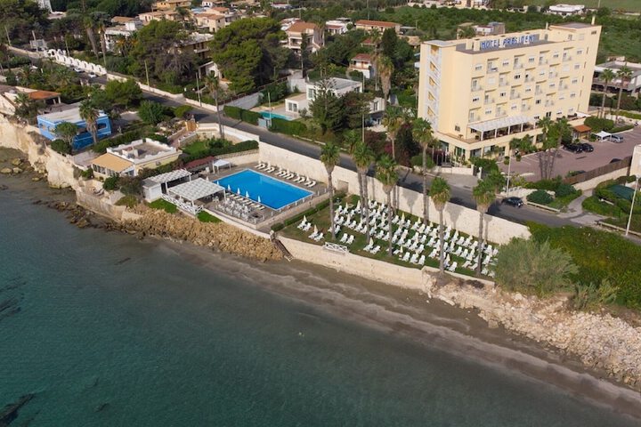 Hotel 50 of 58