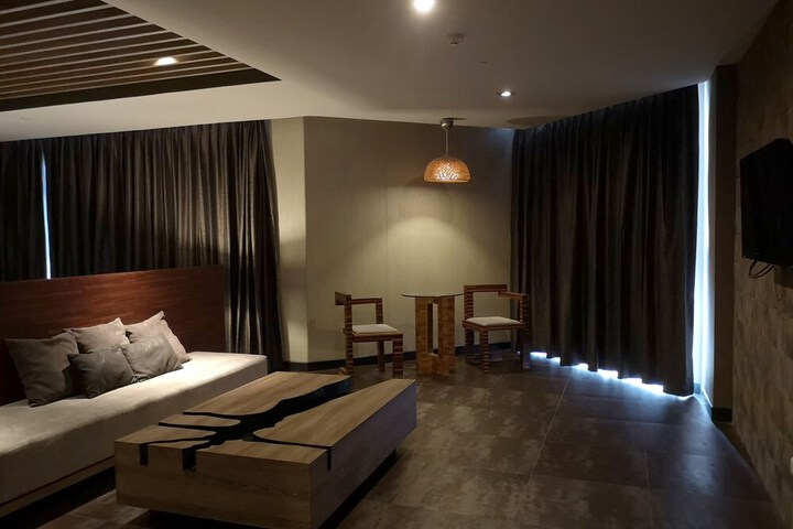 Room 12 of 89