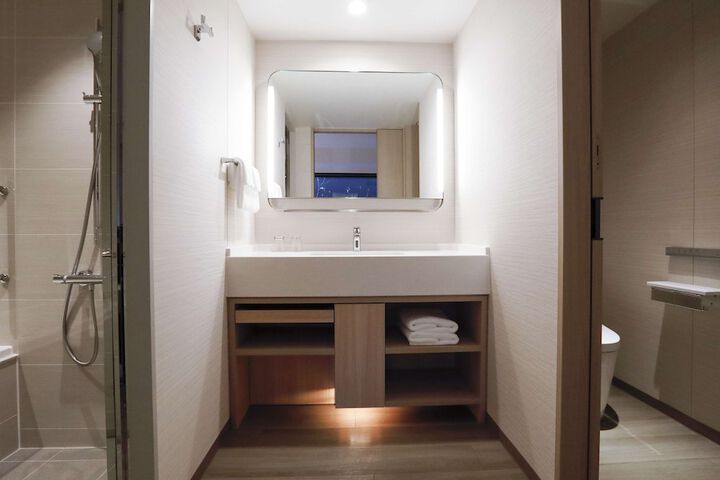 Room 108 of 160