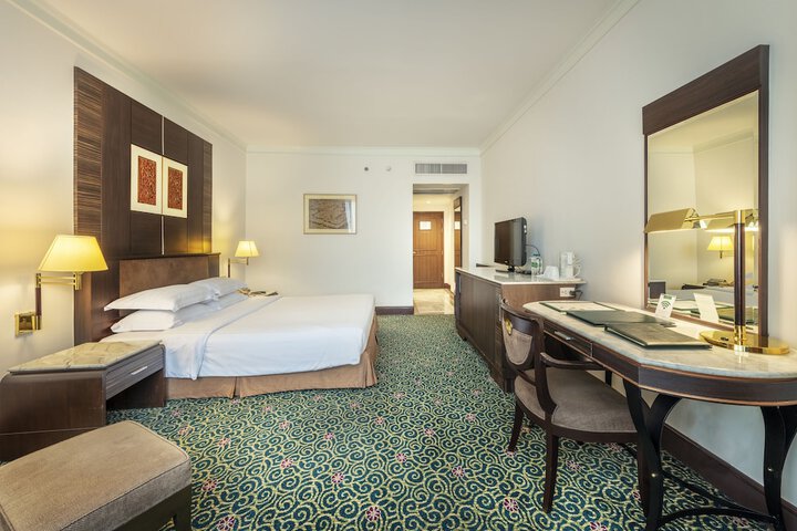 Room 28 of 63