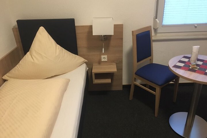 Room 14 of 30