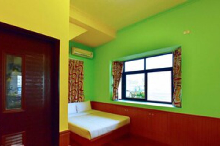 Room 27 of 28