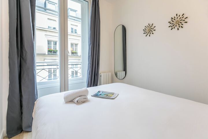Room 6 of 83