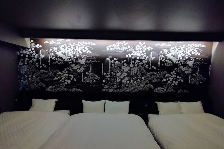 Room 15 of 28