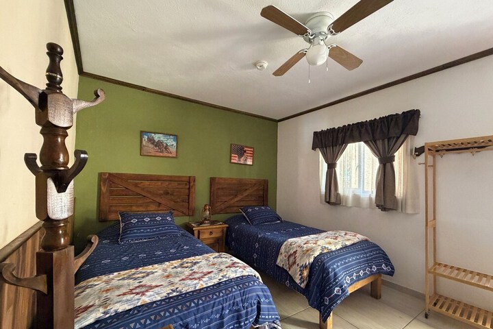 Room 10 of 99