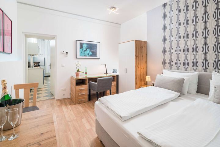 Room 40 of 78