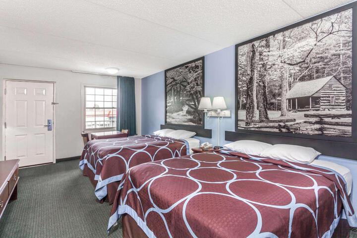 2 Queen Beds (5 of 5)