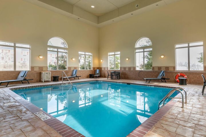 Hotel with Pool