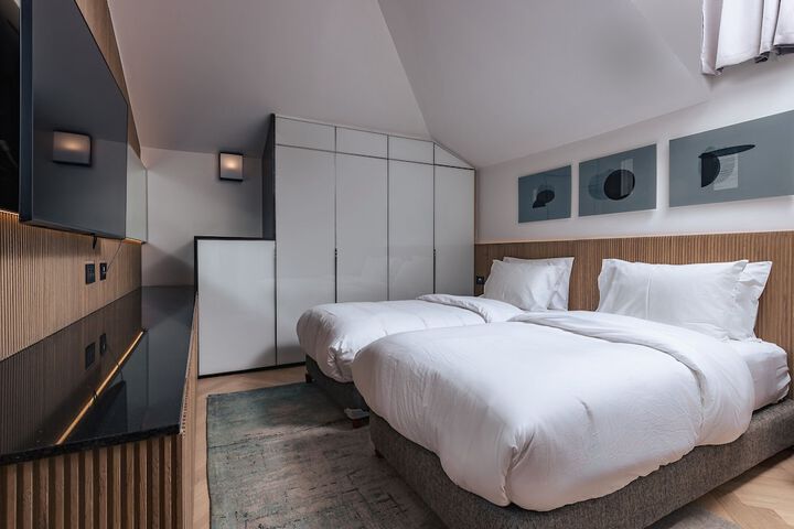Room 6 of 36