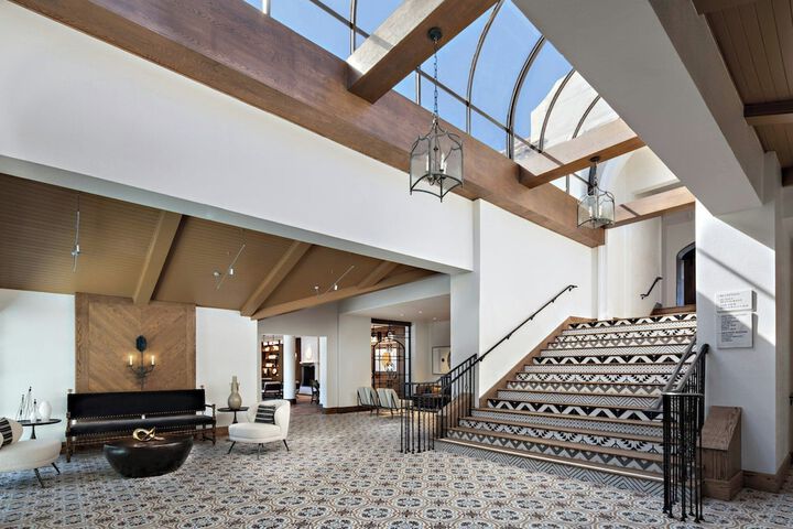 Guest Lobby