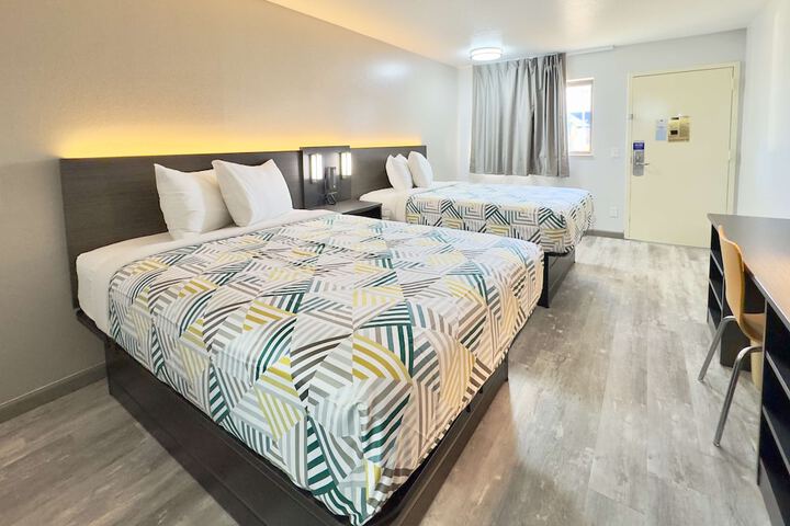 1 Double Bed Refrigerator, Microwave (21 of 21)