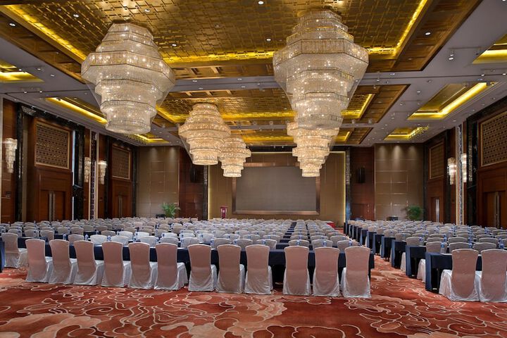 Ballroom/Hall 22 of 29