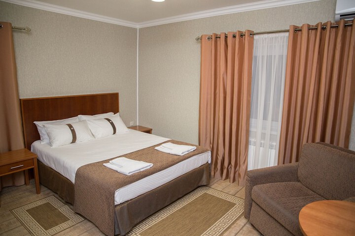 Room 21 of 38