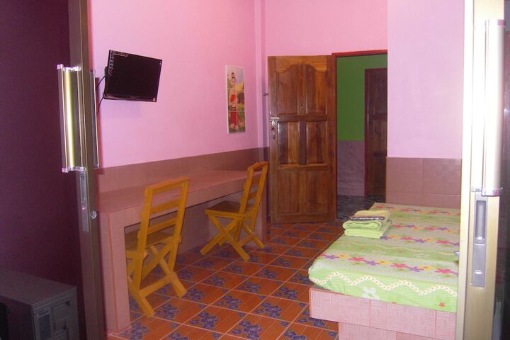 Room 17 of 79