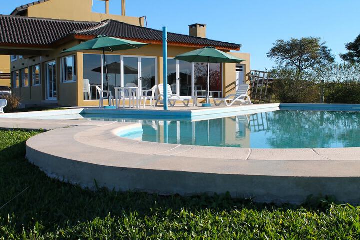 Photo of Brisas del Lago Apart & Hotel Federacion