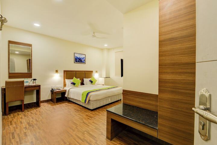 Room 15 of 40