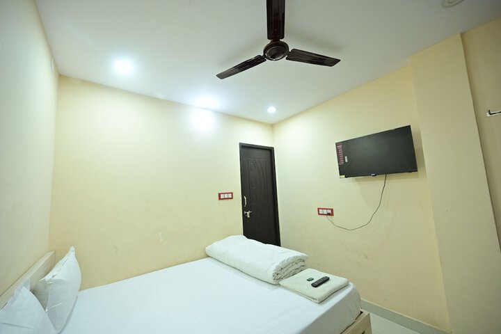 Room 28 of 63