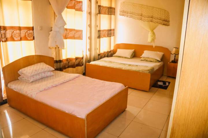 Room 9 of 28