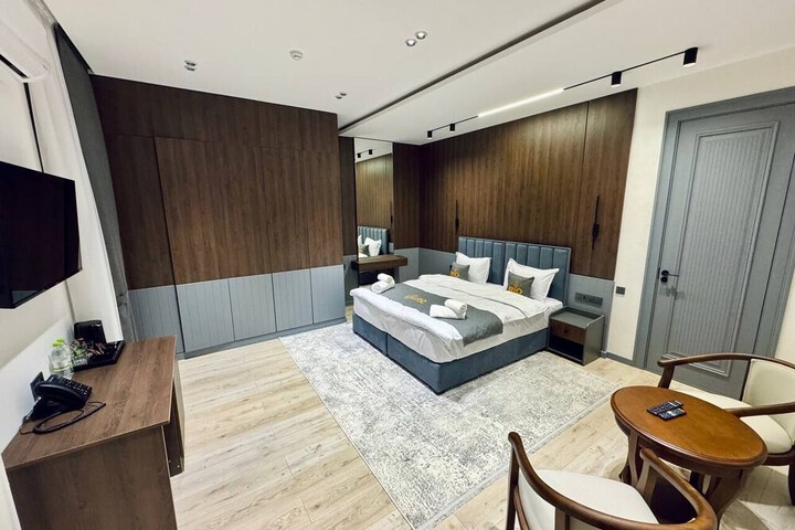 Room 17 of 87