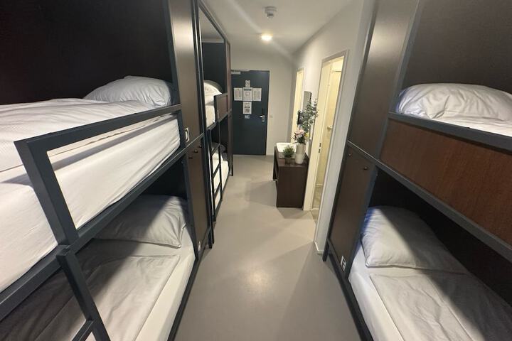 Room 25 of 72