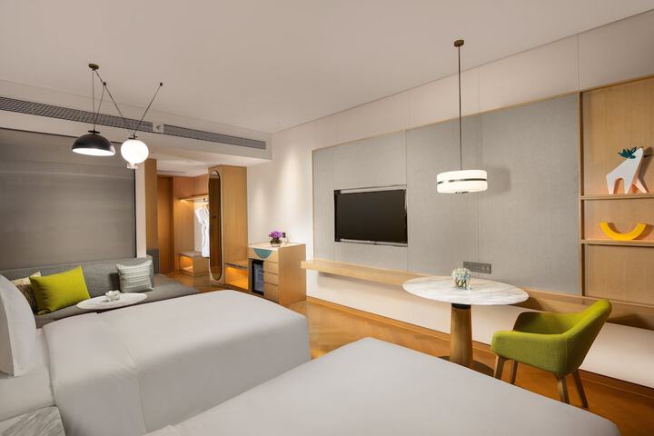 Room 35 of 97