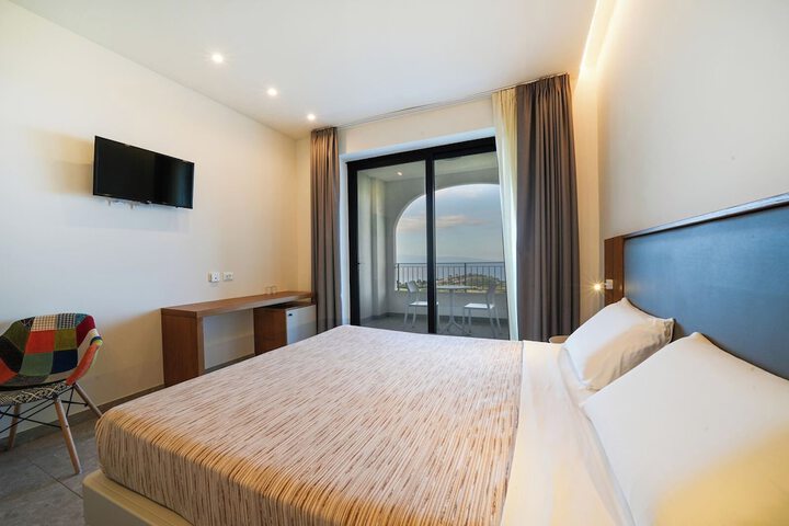 Room 49 of 213