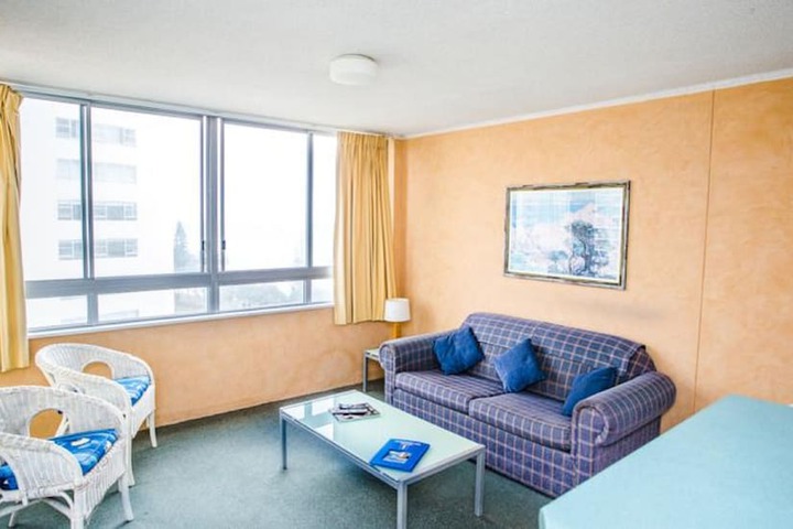 Room 12 of 28