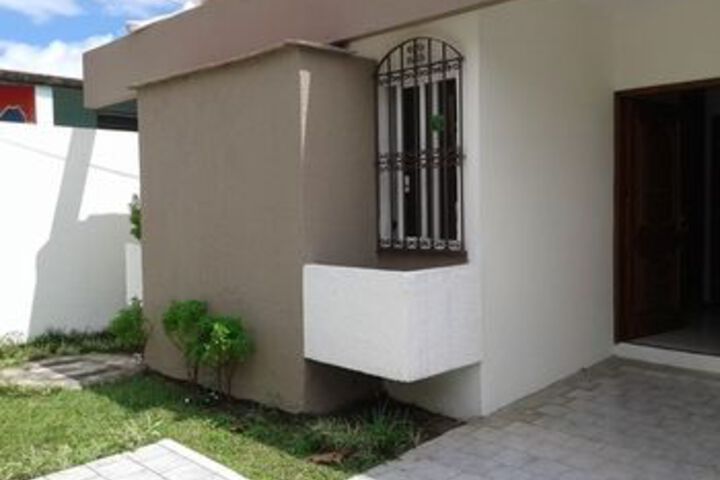 Hotel Exterior 4 of 27
