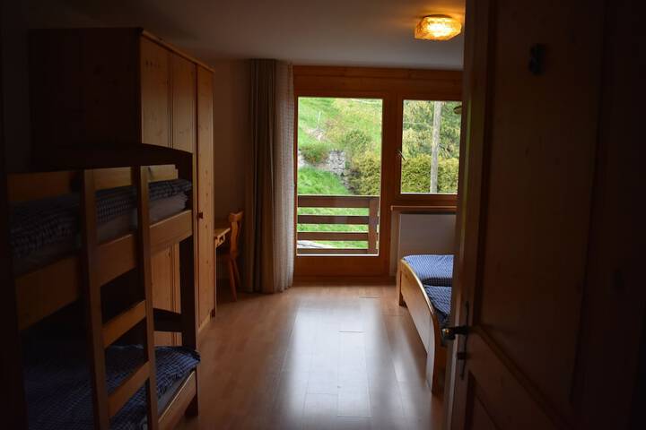 Room 30 of 40