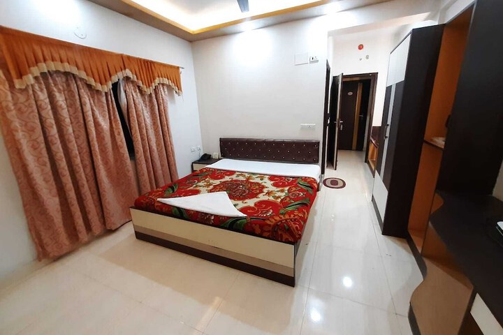 Room 8 of 23